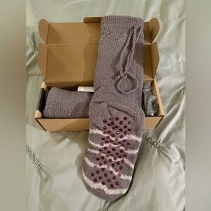 Vigor in Step (Vstep) Unisex OS (one size) Heated Slipper Socks